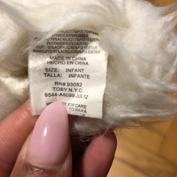 Cream fur Mittens - Picture 2 of 2